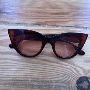 Oversized Cat Eye Sunglasses in Tortoise